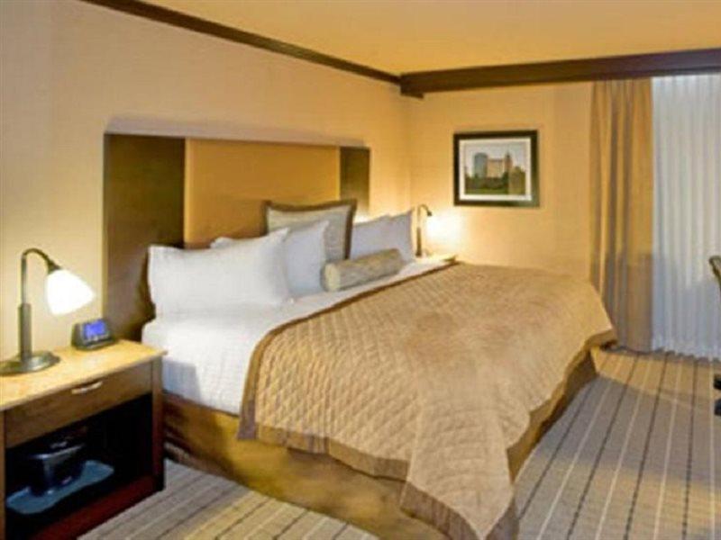 Wyndham Garden Oklahoma City Resort & Conference Hotel Near Airport, Fairgrounds Paycom & I40 Bagian luar foto
