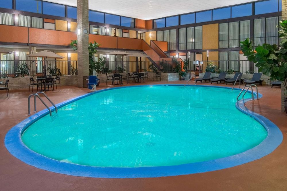 Wyndham Garden Oklahoma City Resort & Conference Hotel Near Airport, Fairgrounds Paycom & I40 Bagian luar foto