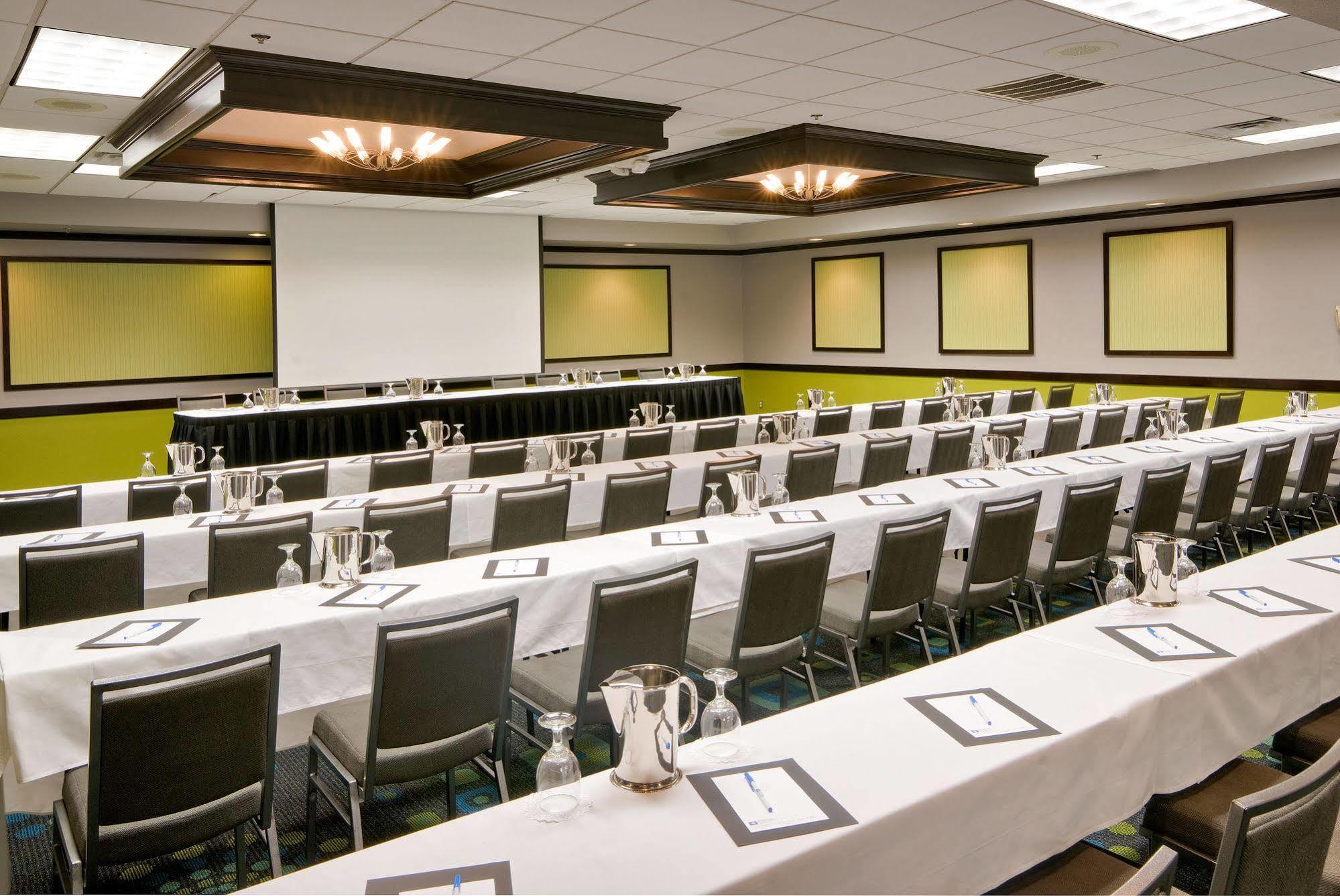 Wyndham Garden Oklahoma City Resort & Conference Hotel Near Airport, Fairgrounds Paycom & I40 Bagian luar foto